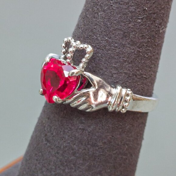 Lorenzo Sterling Silver Claddagh Ring with Synthetic Ruby Heart – Size 7 - Picture 5 of 12